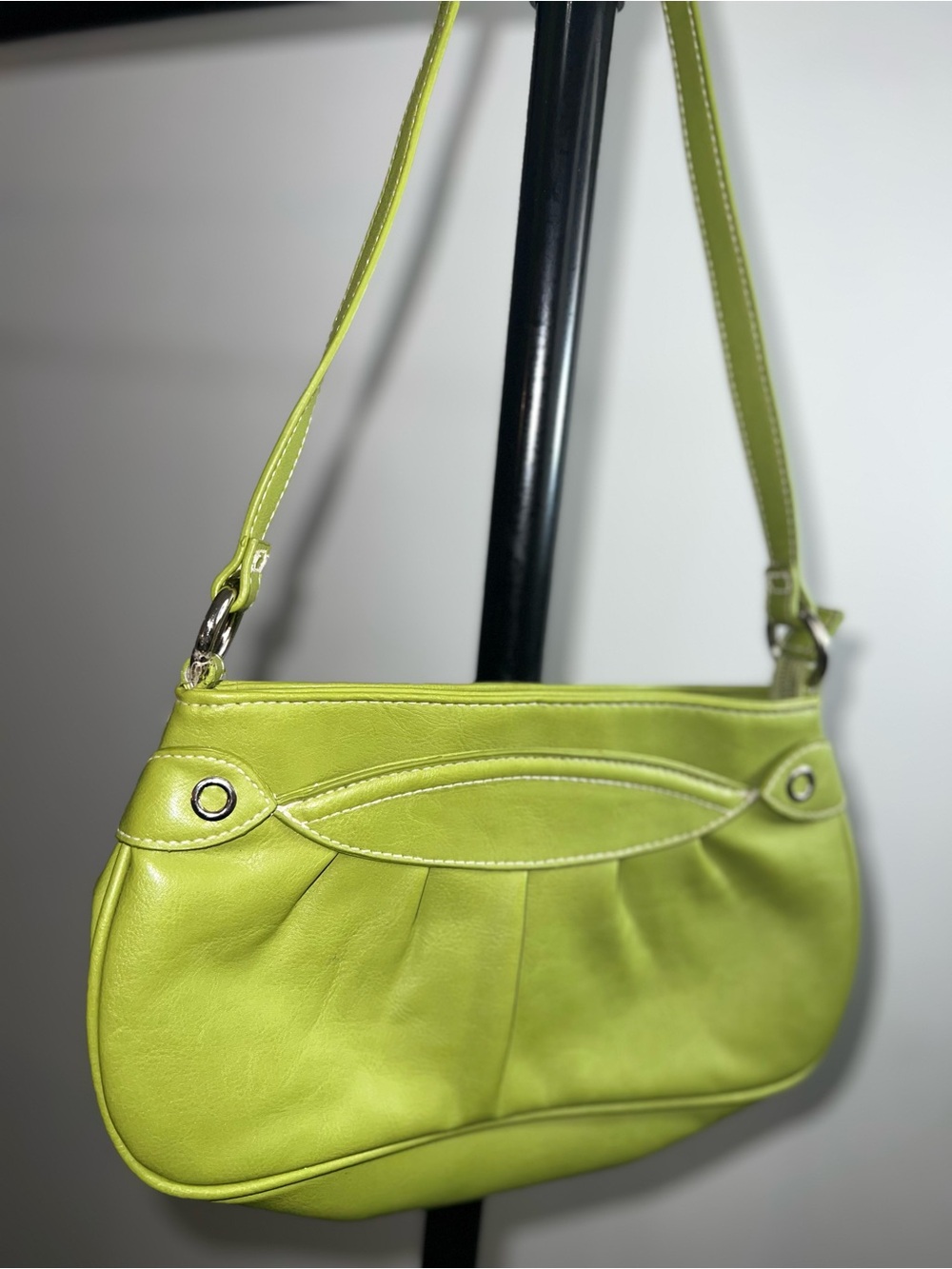 Vintage Lime Green Women’s Shoulder Bag — Sleek Everyday Carry